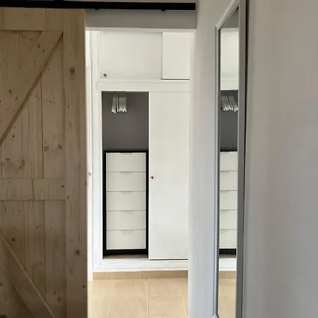 Con Piscina 5 Minutes From The