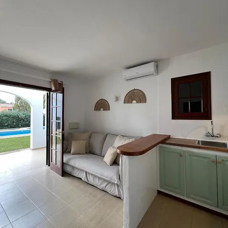 Con Piscina 5 Minutes From The
