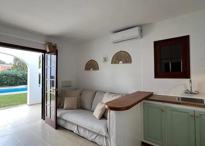 Con Piscina 5 Minutes From The