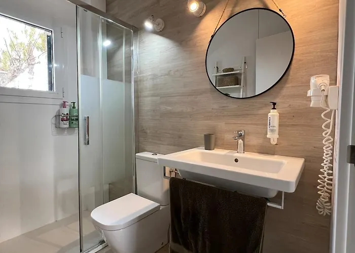 Con Piscina 5 Minutes From The *